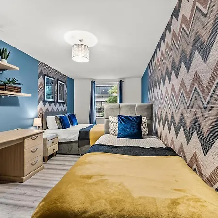 Large Central Manchester Apartment - Sleeps 8 Манчестер Экстерьер фото