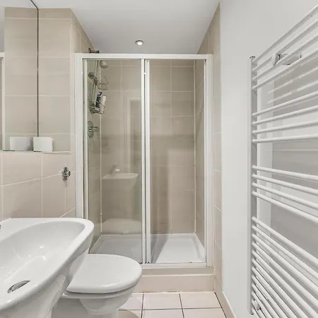 Large Central Manchester Apartment - Sleeps 8 Манчестер Экстерьер фото