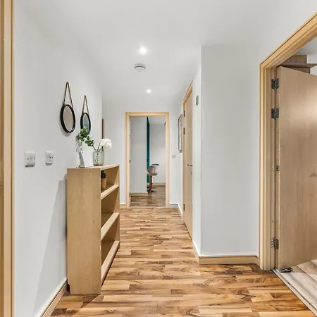 Large Central Manchester Apartment - Sleeps 8 Манчестер Экстерьер фото